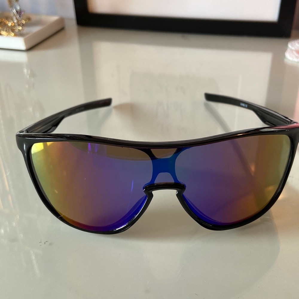 2for $20: Fashionable oversized sunglasses